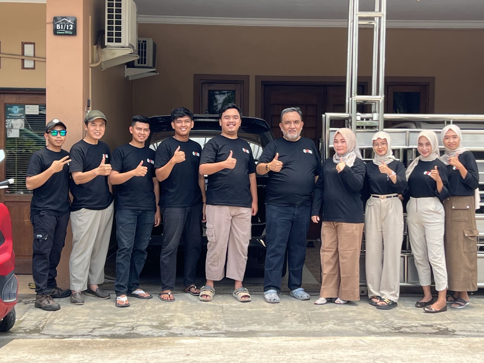 Qrasa About Hero Background